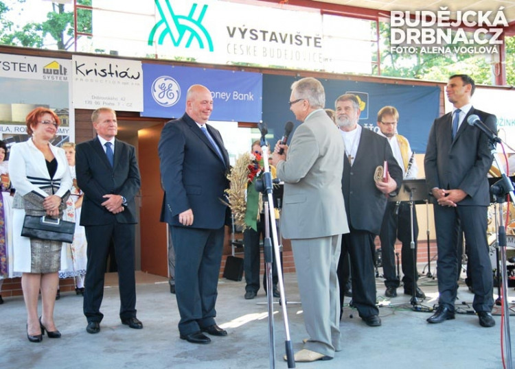 Ředitel budějckého Výstaviště předával věnce