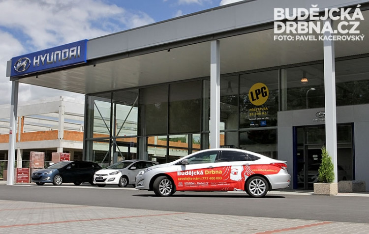 Redakční auto Budějcké Drbny - Hyundai i40 SDN od autosalonu HYUNDAI - Fischer CZ