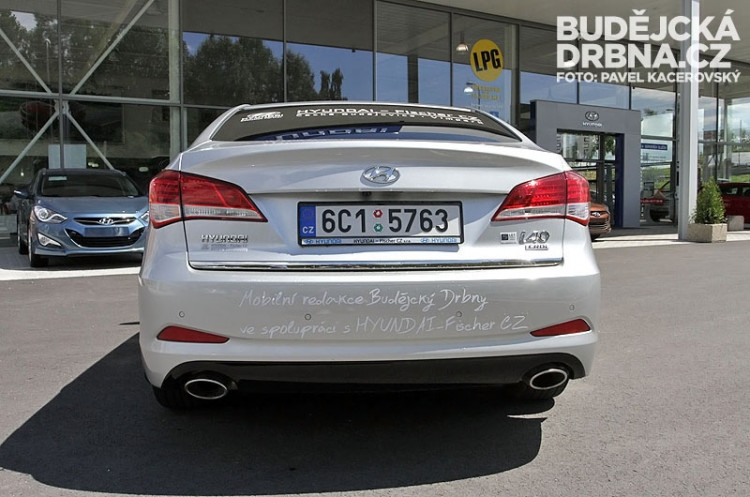 Redakční auto Budějcké Drbny - Hyundai i40 SDN od autosalonu HYUNDAI - Fischer CZ