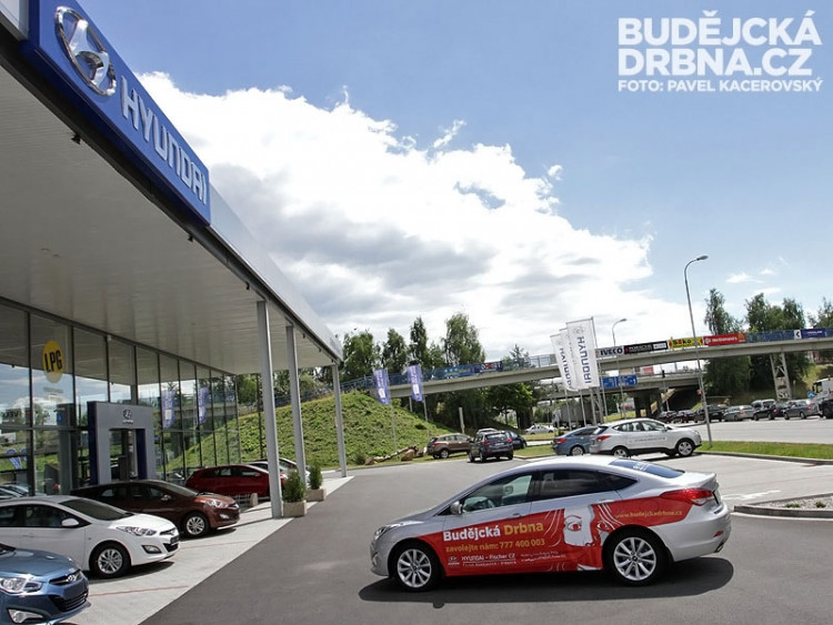 Redakční auto Budějcké Drbny - Hyundai i40 SDN od autosalonu HYUNDAI - Fischer CZ