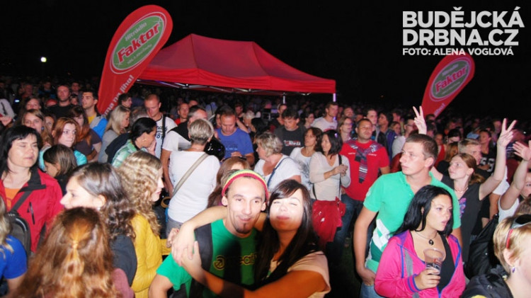 Zvukaři zavaleni davem