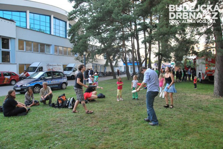 Žongléři nemohou chybět na žádném festu