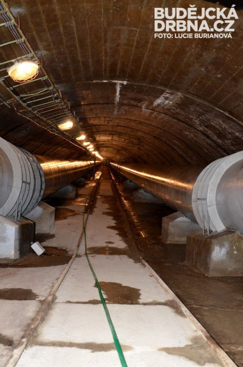 Tunel pod přehradou