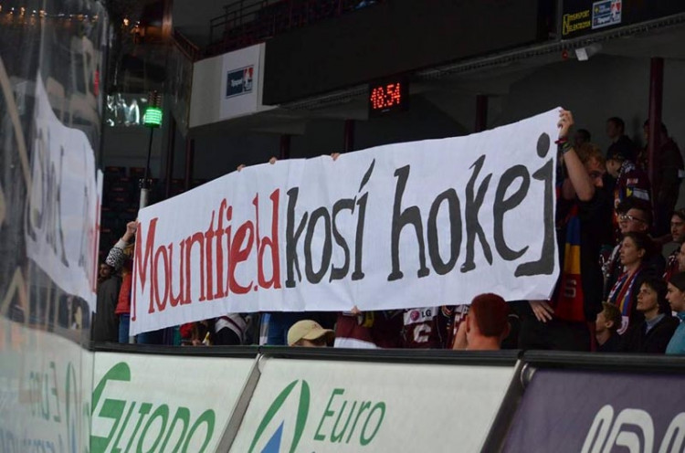 Prvním soupeřem Mountfieldu byla Sparta Praha