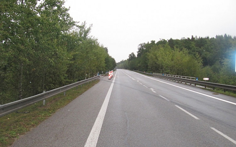 Srážka dodávky a náklaďáku s cisternou u Borku