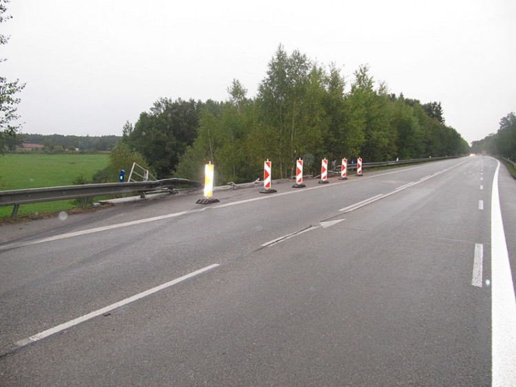 Srážka dodávky a náklaďáku s cisternou u Borku