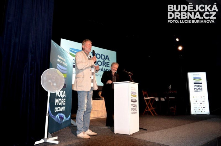 Hosty přivítal senátor a starosta Tomáš Jirsa