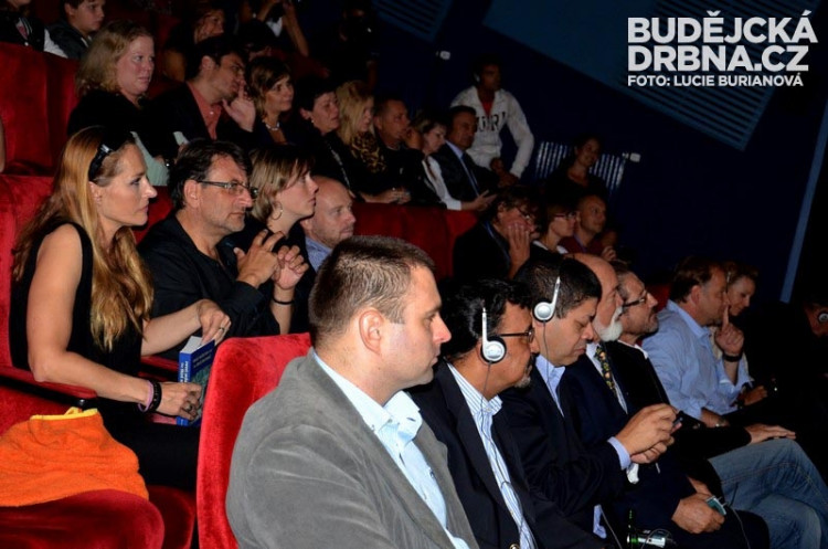 Václav Král, Arif Sulakson Gwilym Sicobo, James Mancham, Steve Lichtag a Jindřich Soukal