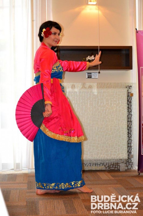 Doteky Indonésie RRC - Jávský tanec