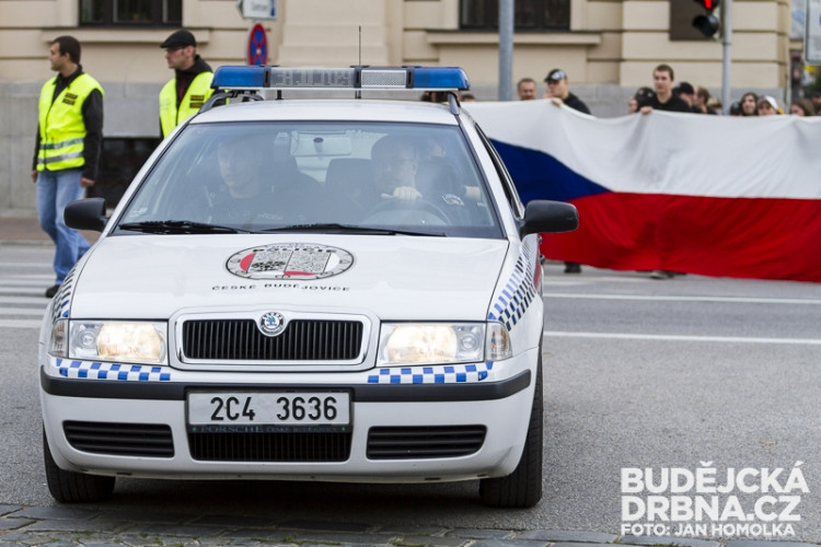 Ulicemi Budějc prošel další protestní pochod