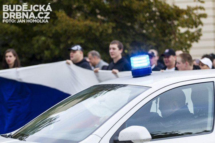 Ulicemi Budějc prošel další protestní pochod