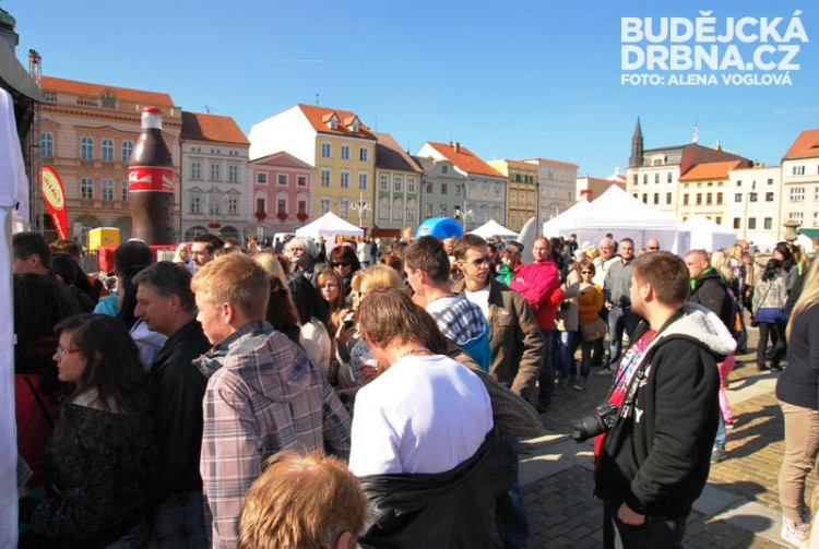 Fronta na podpis Zdeňka Pohlreicha