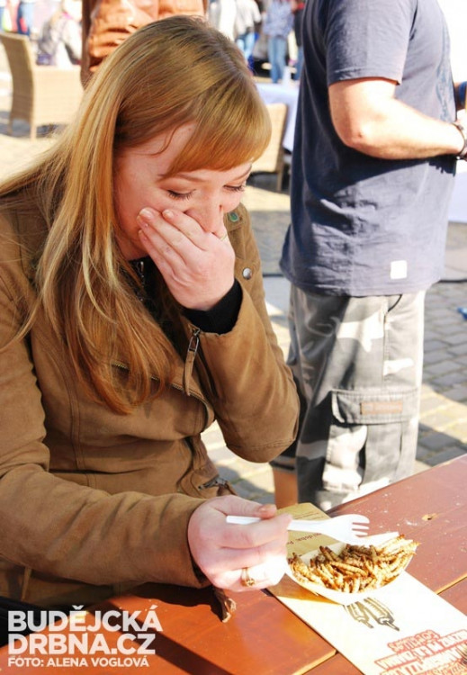 Pražení červíci byly v kurzu