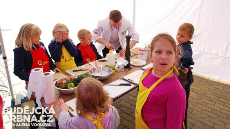 Vařit se učili i nejmenší