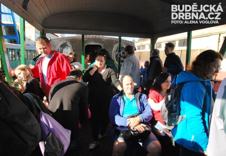 Jízda v otevřeném vagonku