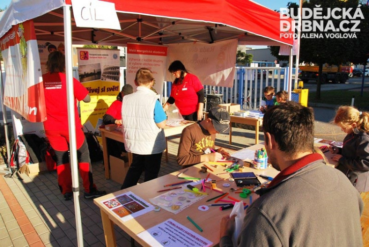 Po areále bylo několik stanovišť s úkoly pro děti