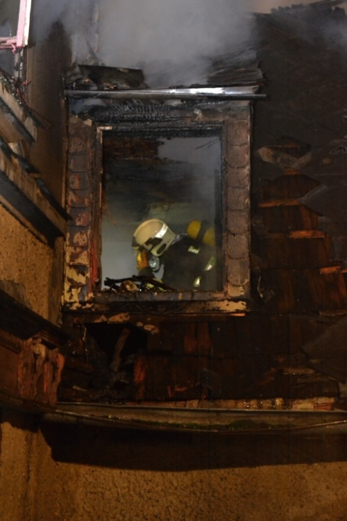 Požár v ulici Na Svahu. Foto: HZSLK/Tomáš Erban