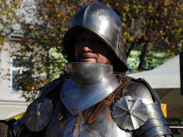 Neměli to ve středověku s módou lehké