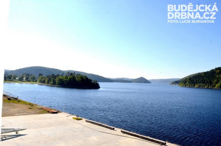 Orlická přehrada pod drobnohledem