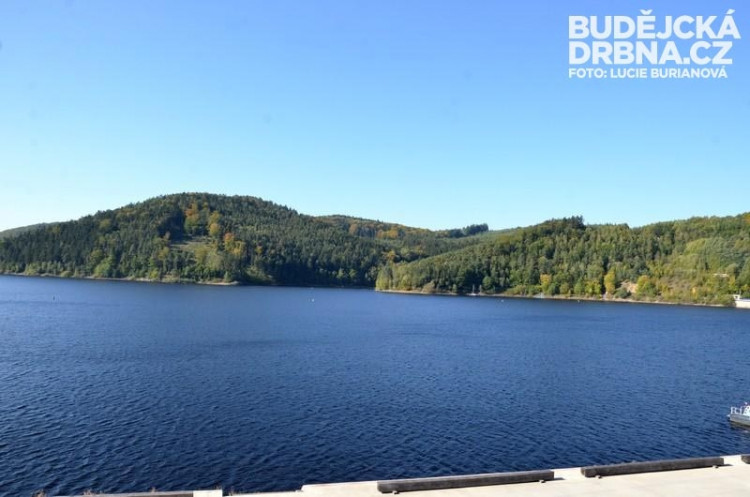 Orlická přehrada pod drobnohledem