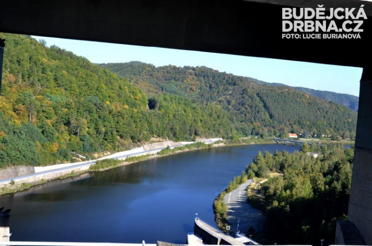 Orlická přehrada pod drobnohledem