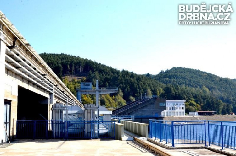 Orlická přehrada pod drobnohledem