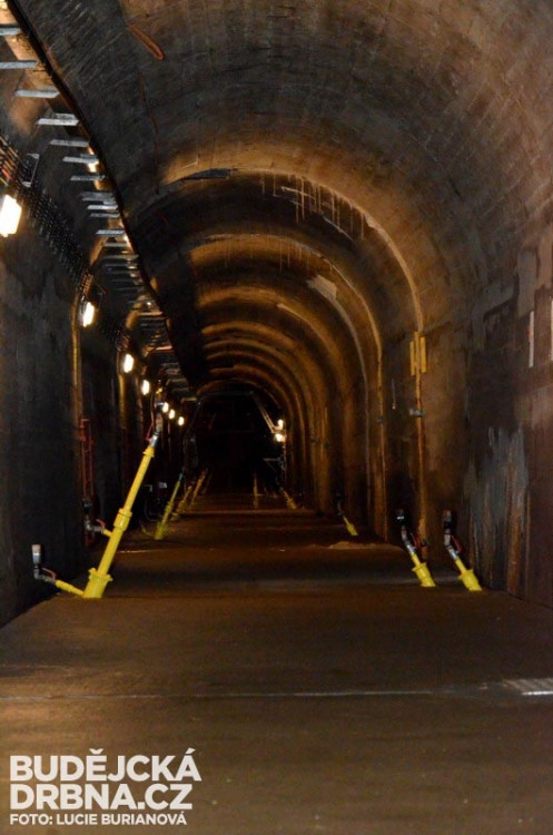 Orlická přehrada pod drobnohledem