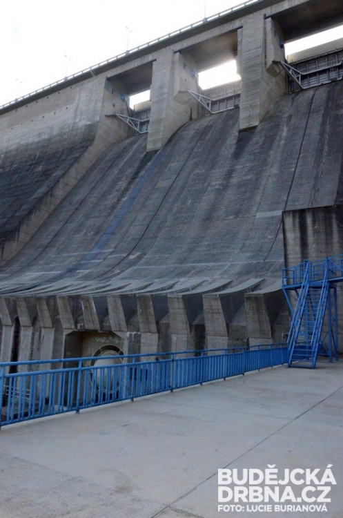 Orlická přehrada pod drobnohledem