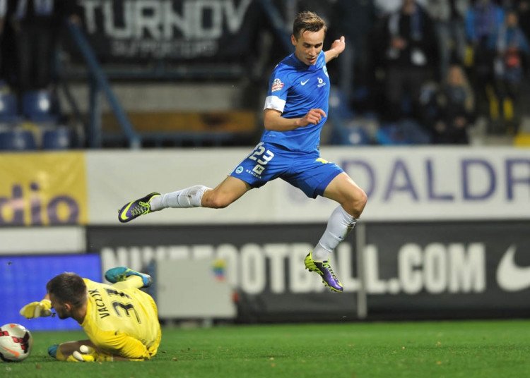 Šuralovu šanci zastavil brankář Vaclík