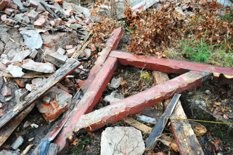 Dřevěné prvky jsou shnilé