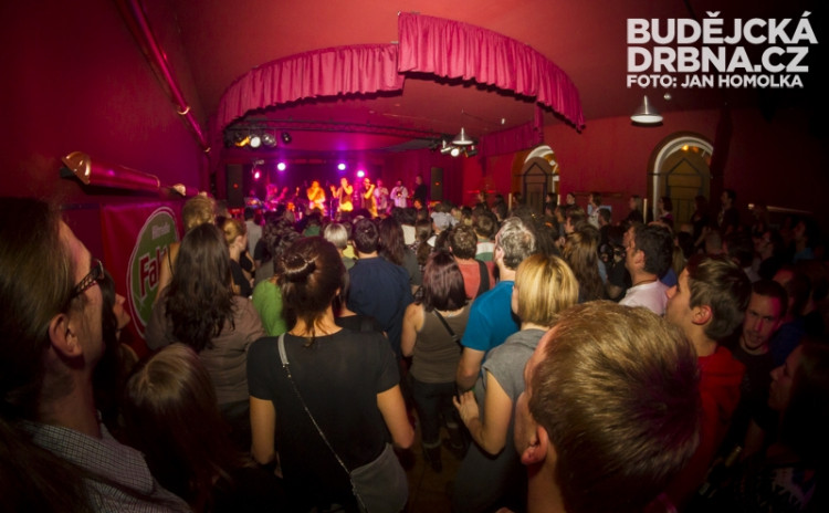 Koncert J.A.R v Café klubu Slavie