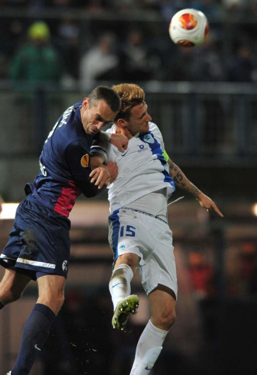 Radoslav Kováč hlavičkuje