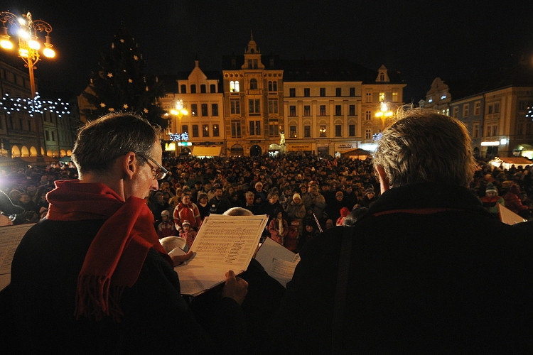 První adventní neděle, rozsvěcení stromu na náměstí
