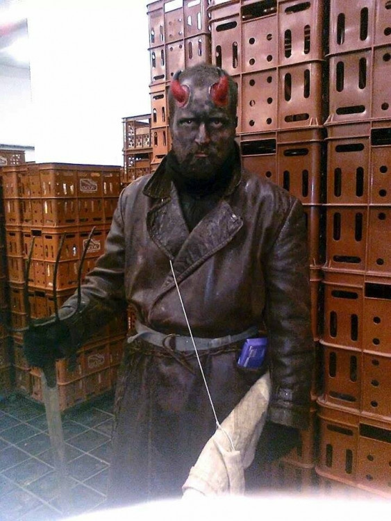 „Jakožto pracující člověk jsem sice nedostala volno, ale přišla na mě celá družina do práce. Vyfotila jsem nejlepšího čerta a zároveň nejlepšího přítele.“ Soutěží Tereza Hudcová