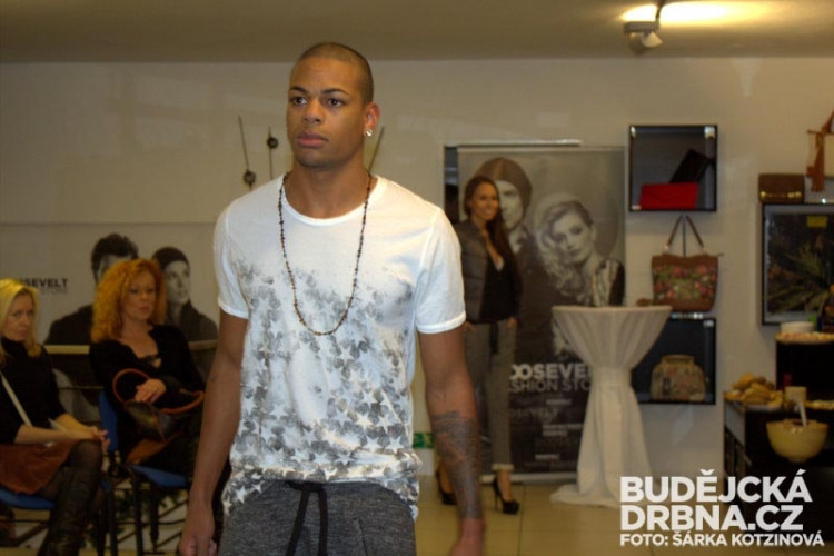 Vánoční posezení pro ženy v Roosevelt Fashion Storu