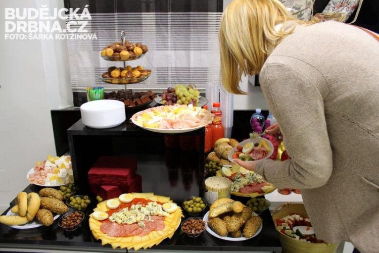 Vánoční posezení pro ženy v Roosevelt Fashion Storu