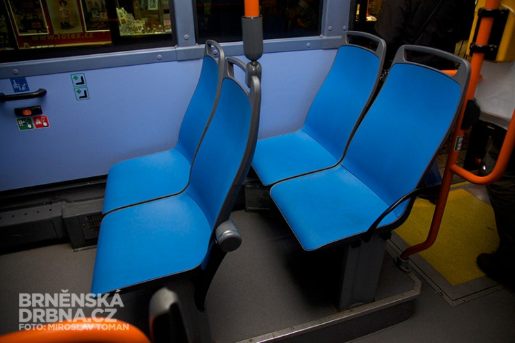 Brněnský dopravní podnik testuje nové typy sedadel, foto: Brněnská Drbna, Miroslav Toman