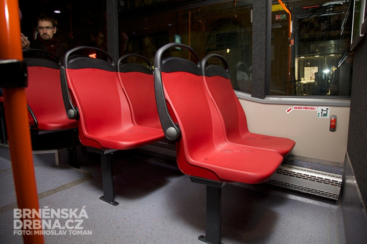 Brněnský dopravní podnik testuje nové typy sedadel, foto: Brněnská Drbna, Miroslav Toman
