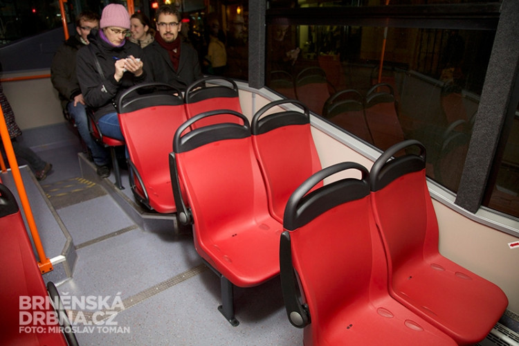 Brněnský dopravní podnik testuje nové typy sedadel, foto: Brněnská Drbna, Miroslav Toman
