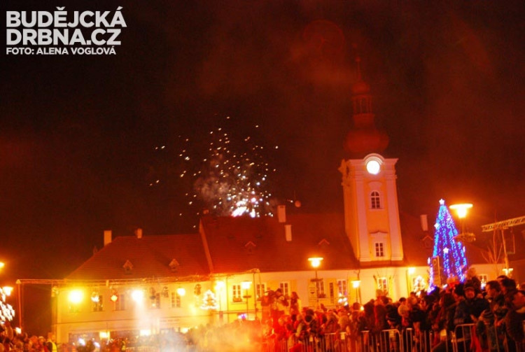 Náměstí se změnilo v horoucí peklo