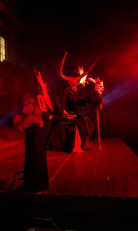 Pekelná tradice v Nových Hradech