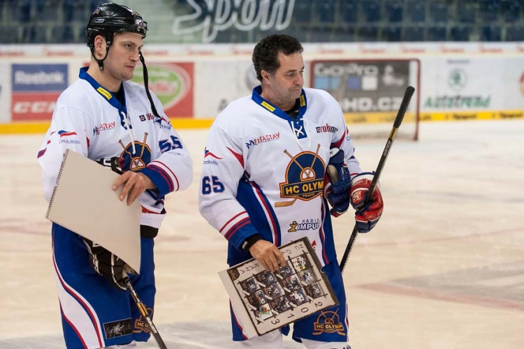 Exhibiční zápas Bílých Tygřic a Olympu Praha