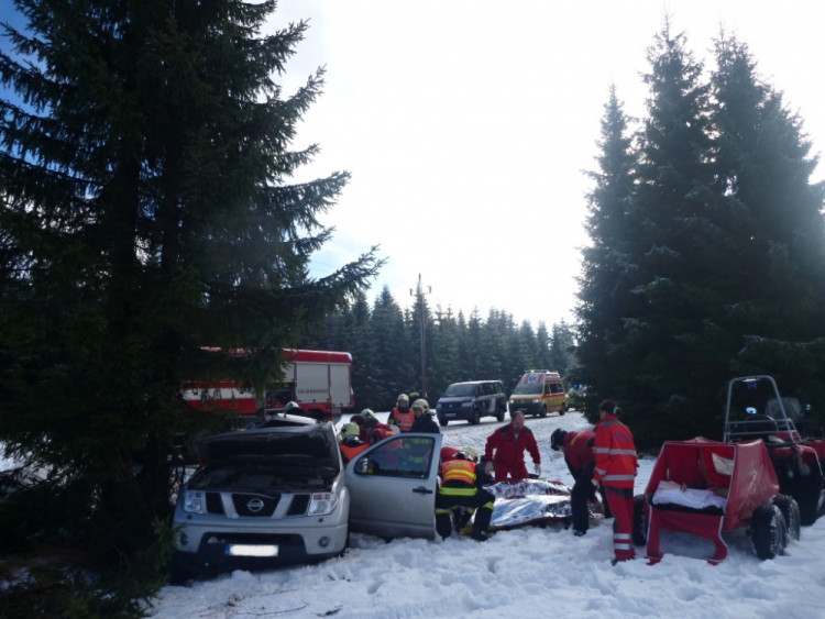 Nehoda mezi Horním Polubným a Jizerkou. Foto: HZSLK