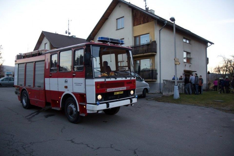 Nedělní požáry v bytovém domě v Lipí