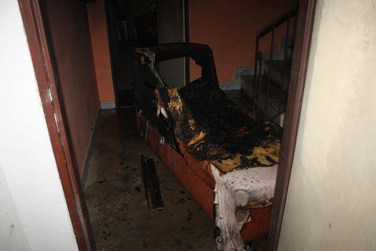 Nedělní požáry v bytovém domě v Lipí