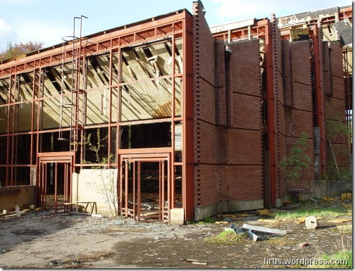 Pavilon A LVT v roce 2003 - vchod