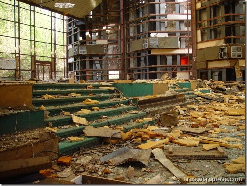 Pavilon A LVT - schodiště ve velkém sále