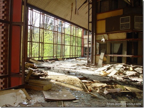 Pavilon A LVT - výhled na muzeum z velkého sálu