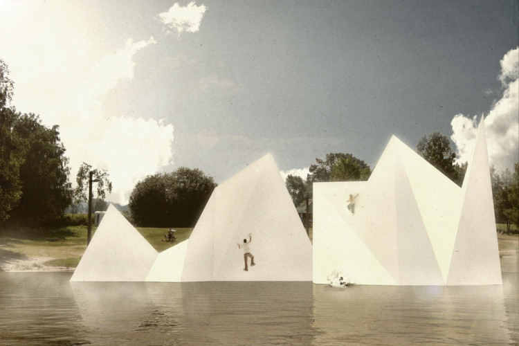 Lezecká stěna. Z ní se padá rovnou do vody