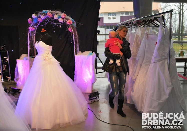 Prezentovaly se zde různé salóny